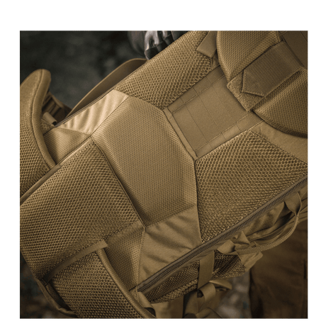 Bekvemt og slidstærkt design af M-Tac Rygsæk Large Elite Hex Gen. IV til ergonomisk rygstøtte og holdbarhed.