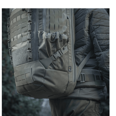 M-Tac Rygsæk Large Elite Hex Gen. IV i slidstærkt Cordura-stof, ergonomisk designet til alsidig og holdbar brug, set bagfra