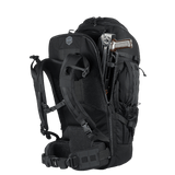 M-Tac Rygsæk Large Elite Hex Gen. IV i sort viser våbenbærefunktion og robust Cordura-materiale. Perfekt til udendørs eventyr.