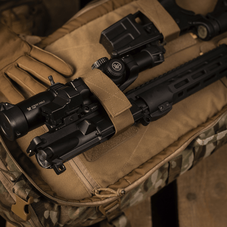 M‑Tac Indlæg til Rygsæk (3 stk) med justerbare indlæg til AR‑15 og AK karbiner, sikret med Velcro på camouflage baggrund.