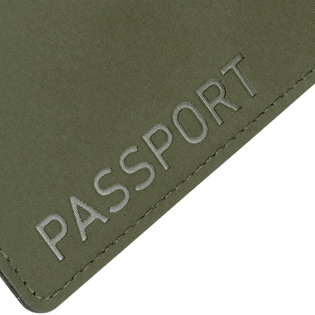 M‑Tac Pascover i moderne polymerkomposit med "Passport"-tryk, der beskytter pas mod slid. Praktisk rejsetilbehør.