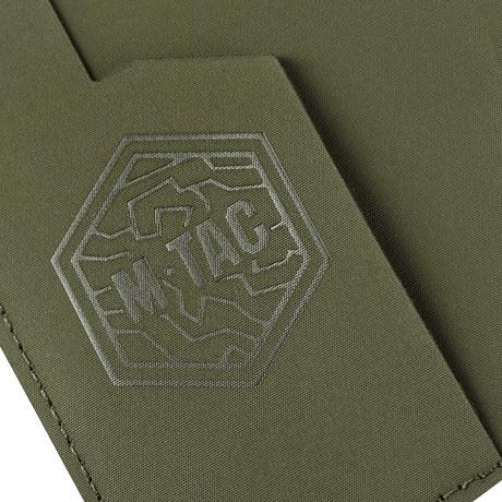 M‑Tac Pascover i olivengrøn med stilfuldt logo, beskytter pas mod slid, designet til ukrainske og udenlandske pas.