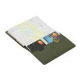 M‑Tac Pascover i polymerkomposit med lodret 'Passport'-tryk, indvendige kortlommer og stilfuldt logo, velegnet til rejsende.