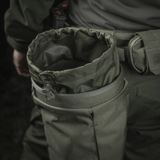 M‑Tac Magasinsæk Dump Pouch Lite Elite i Cordura 500D monteret på bælte, viser hurtiglukkesystem og robust konstruktion.