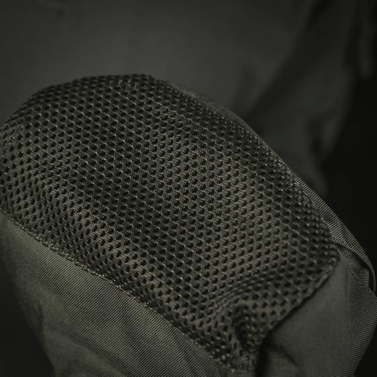 M‑Tac Magasinsæk Dump Pouch Lite Elite med drænnet for ventilation og hurtiglukningssystem i slidstærkt Cordura 500D materiale.