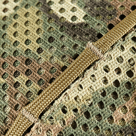 Detaljeret nærbillede af M‑Tac Hjelmcover Shroud Elite i MULTICAM camo med Cordura 500D og special mesh materiale, designet til TOR-D hjelme.
