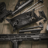 M‑Tac Field Vedligeholdelsesbakke 18x30 cm på træningsbane med værktøj og våbendele