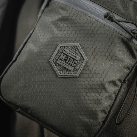 M‑Tac Pocket Bag Elite HEX i slidstærkt materiale med YKK lynlåse. Ideel til opbevaring af EDC-udstyr og nøgler.