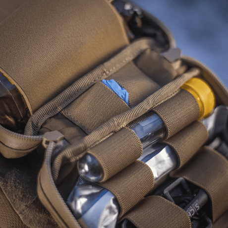 M-Tac Horisontal Medic Lomme Large Elite, feltkittet med IFAK organizer lavet af Cordura 500D, ideel til førstehjælpssituationer.