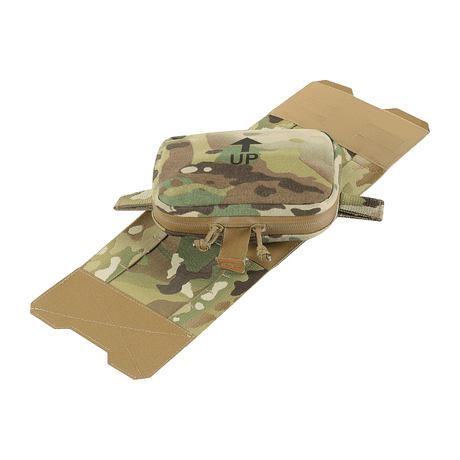 M-Tac Horisontal Medic Lomme Large Elite førstehjælpstaske i Cordura 500D med IFAK organizer, flad udstilling i camouflagefarve.
