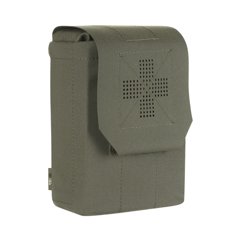 Grøn M-Tac Medic Pouch Vertical Large Elite, medicintaske i holdbart Cordura 500D materiale med sikker opbevaring og hurtig adgang.