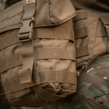 Robust M-Tac Sukharka Gen.3 Pouch i Cordura 500D monteret på feltudstyr med MOLLE-interface.