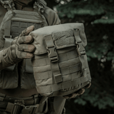M-Tac Sukharka Gen.3 Pouch er en holdbar Cordura 500D felttaske med MOLLE-interface, perfekt til militært brug og udendørs opbevaring.