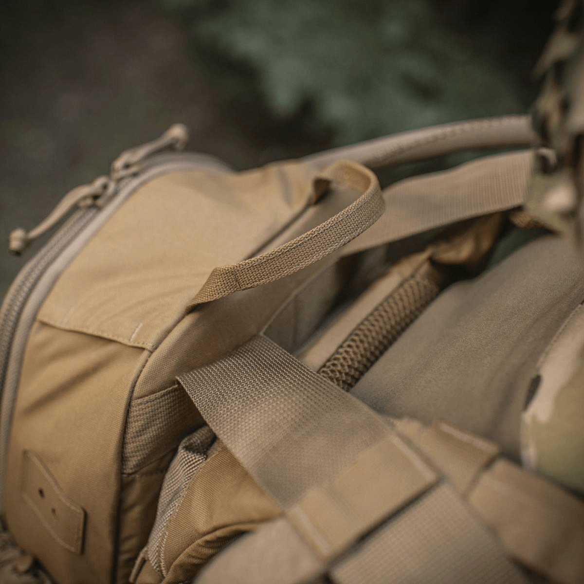 M-Tac STURM Elite Rygsæk med MOLLE panel og Cordura materiale, nærbillede af taktisk design og hardware