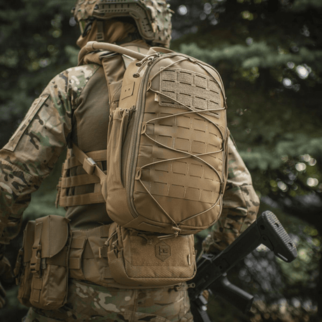 M-Tac STURM Elite Rygsæk i felten, taktisk rygsæk med MOLLE Laser Cut panel og elastiske sidelommer, perfekte til kortvarige missioner.