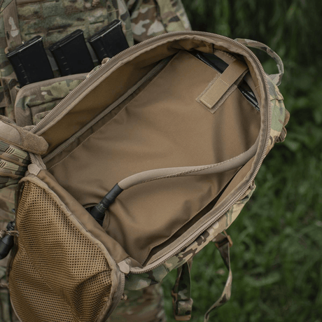 M-Tac STURM Elite Rygsæk med åbent hovedrum og MOLLE panel fremstillet af Cordura til taktisk brug i felten.