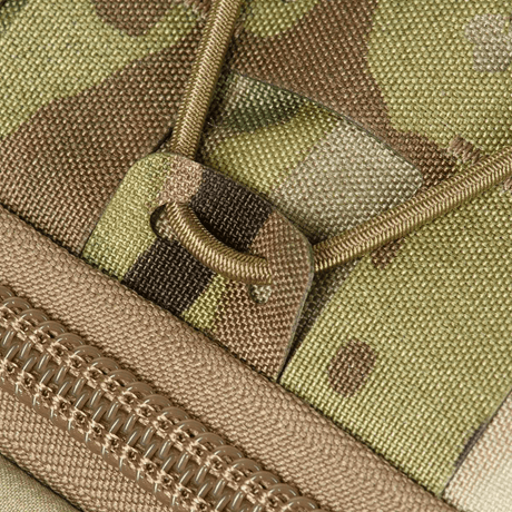 Nærbillede af M-Tac STURM Elite Rygsæk med camouflage mønster, Cordura materiale og YKK lynlås.