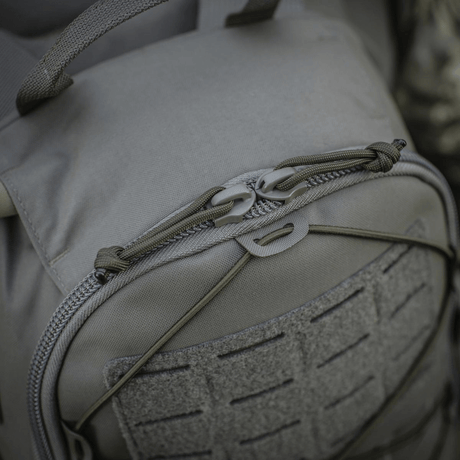 M-Tac STURM Elite Rygsæk med MOLLE Laser Cut frontpanel og YKK hardware, perfekt til feltture. Holdbar Cordura materiale.
