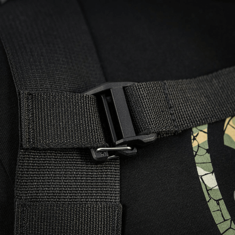 Spænde og strop på M-Tac STURM Elite Rygsæk, taktisk rygsæk i holdbart Cordura materiale med laser cut MOLLE-design.