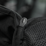 Nærbillede af YKK-lynlås på M-Tac STURM Elite Rygsæk i Cordura-materiale