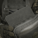 M-Tac Large Elite Gen.II Skuldertaske med velcro-panel og robust Cordura 500D materiale til taktisk udstyrsopbevaring.