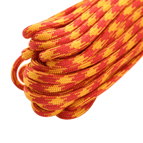 M‑Tac Paracord 550 Type III 15 m i stærk nylon, ideel til friluft og reparationer, med en brudstyrke på 240 kg og 7 kerne tråde.