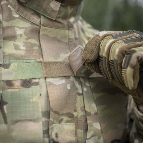 M-Tac Skulderstropper til taktisk bælte Laser Cut monteret på uniform med MOLLE-interface.