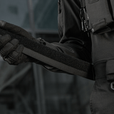 M‑Tac Internal Tiger Bælte i brug, viser velcrolukning. Ideel til taktisk brug og kompatibel med Range Belt.