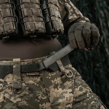 M‑Tac Internal Tiger Bælte, taktisk bælte i Cordura 500D med velcro, perfekt til militært udstyr og stabilitet, vist på uniform.
