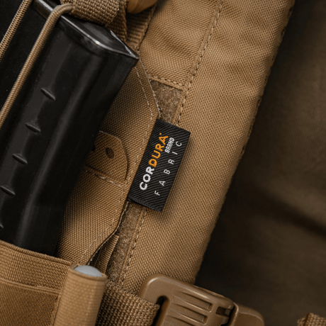 Nærbillede af Cordura-stof på M-Tac Frontpanel til Plate Carrier Cuirass QRS til 4 Magasiner