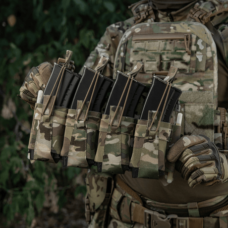 M-Tac Frontpanel til Plate Carrier Cuirass QRS til 4 Magasiner i aktion med camouflage design og robust materiale.