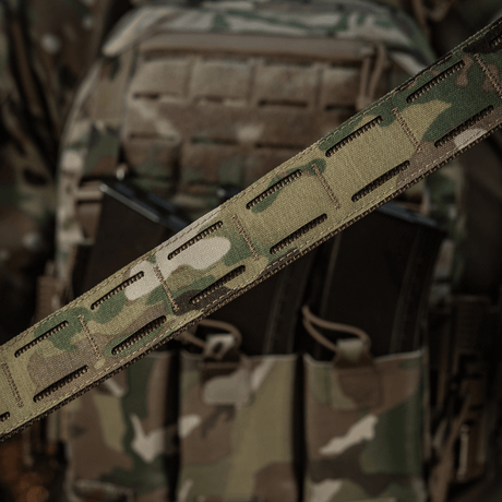 M-Tac Cobra Buckle Taktisk Bælte Laser Cut i camo design, ideel til militær- og politibrug med som effektivt udstyrsbælte.