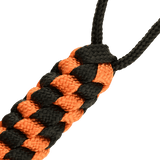 M-Tac Knife Lanyard Helix Skull i flettet paracord tilføjer stil og funktionalitet til lommeknive med orange og sort design.
