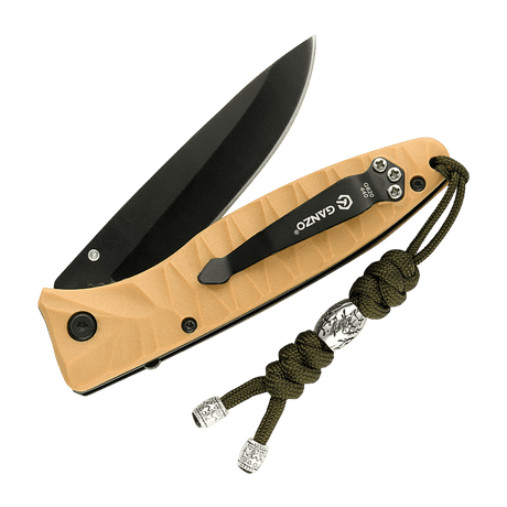 M-Tac Zeus Stainless Steel Lanyard fastgjort til en kniv med flettet paracord og dekorativ perle til hurtig adgang og funktionalitet.