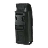 M-Tac Gasdåseholder Vertikal i sort med stærk Woojin-lås, velegnet til MOLLE-systemer for enkel adgang og sikker montering.