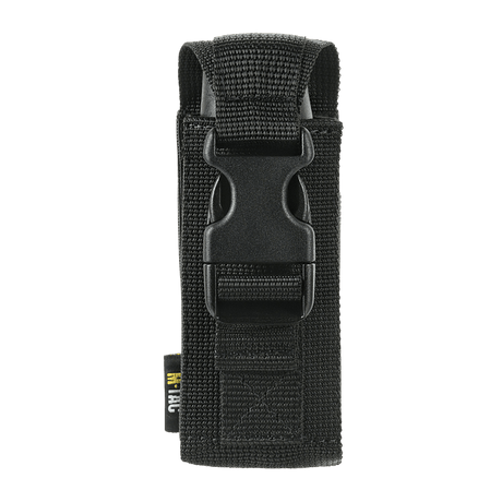 M-Tac Gasdåseholder Vertikal i sort med robust Woojin-lås og MIL-SPEC strop. Enkel fastgørelse til bælte eller MOLLE-system.