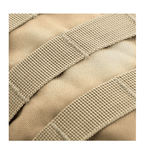 Close-up af MOLLE-system på M-Tac Assault Pack, viser detaljer af stropperne. Perfekt til by- og vandreture.