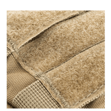 Nærbillede af M-Tac Assault Pack med MOLLE-system i beige materiale