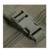 Detaljebillede af M-Tac Large Assault Pack Rygsæk Laser Cut med spænde og lynlåse.