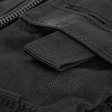 Nærbillede af M-Tac Assault Pack Laser Cut lynlåsstrop og holdbar polyesterstof