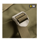 Detalje af M-Tac Large Assault Pack Rygsæk med MOLLE-fastgørelsessystem og polstrede skulderremme for komfortabel bæreevne.