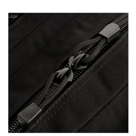 Lukkemekanisme på M-Tac Large Assault Pack Rygsæk med to store lynlåslommer.