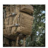 M-Tac Large Assault Pack Rygsæk i kraftig konstruktion med MOLLE-system til outdoor og bybrug.