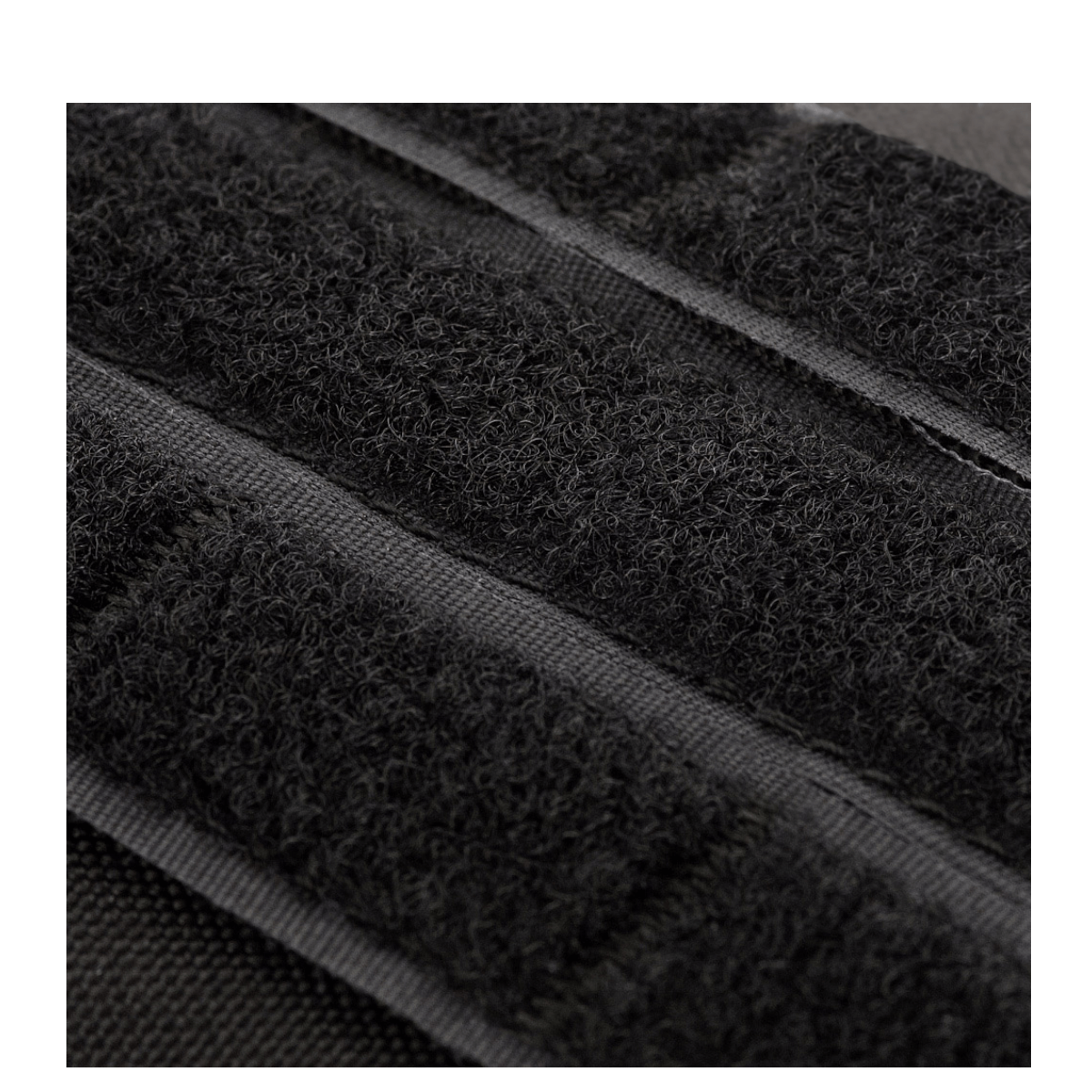 MOLLE fastgørelsessystem på M-Tac Large Assault Pack Rygsæk til bybrug og vandreture