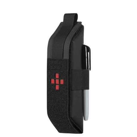 M-Tac Lomme til Tourniquet Closed i sort med velcro lukning og rødt krydsdesign, set fra siden