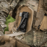 M-Tac Lomme til Tourniquet Closed monteret på taktisk vest i camouflage design
