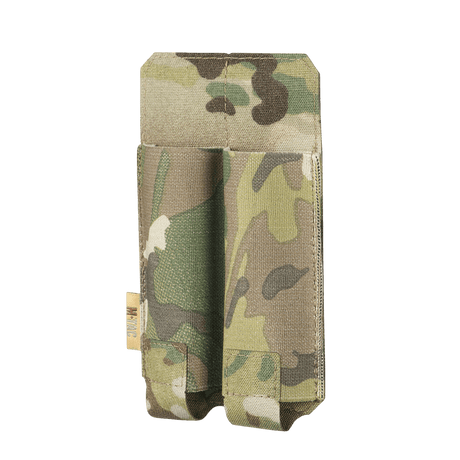 M‑Tac Double Magazine Pouch APS Laser Cut i let Cordura, designet til to APS-magasiner. MOLLE monteret, elastik sikret. Kamouflage design.