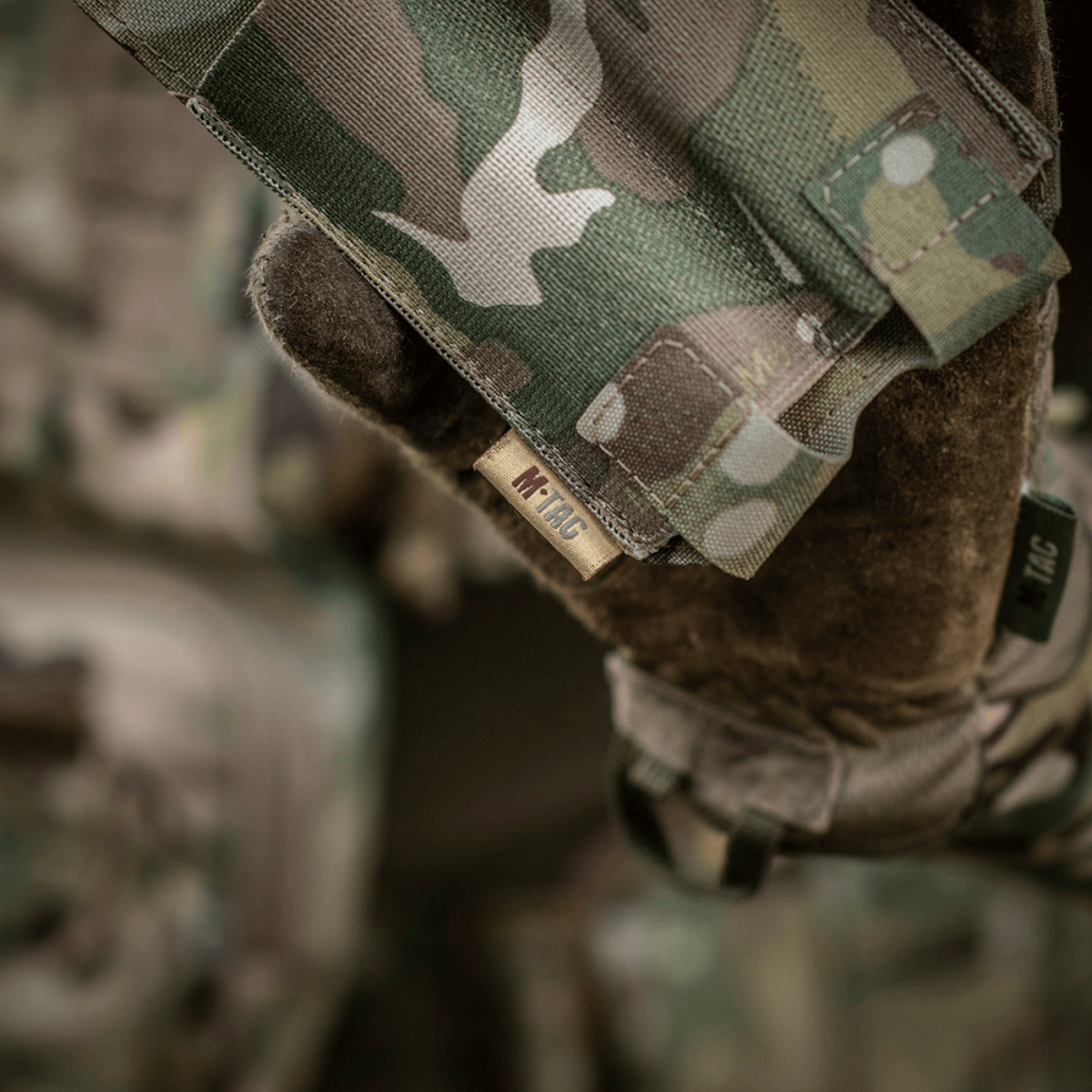 M‑Tac Double Magazine Pouch APS Laser Cut i camouflagedesign, let og kompakt holder til to APS-magasiner, Molle-montering