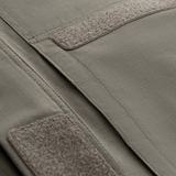 Nærbillede af M-Tac Jakke Patrol Flex med Velcro-detaljer og YKK fittings, designet til taktisk brug.