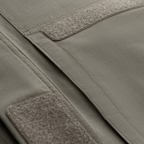 Nærbillede af M-Tac Jakke Patrol Flex med Velcro-detaljer og YKK fittings, designet til taktisk brug.